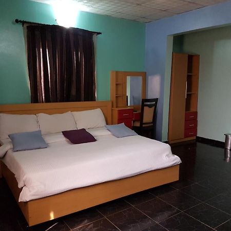Chamcce Hotel Ajao Lagos Exterior foto