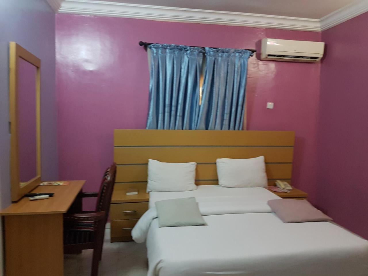 Chamcce Hotel Ajao Lagos Exterior foto