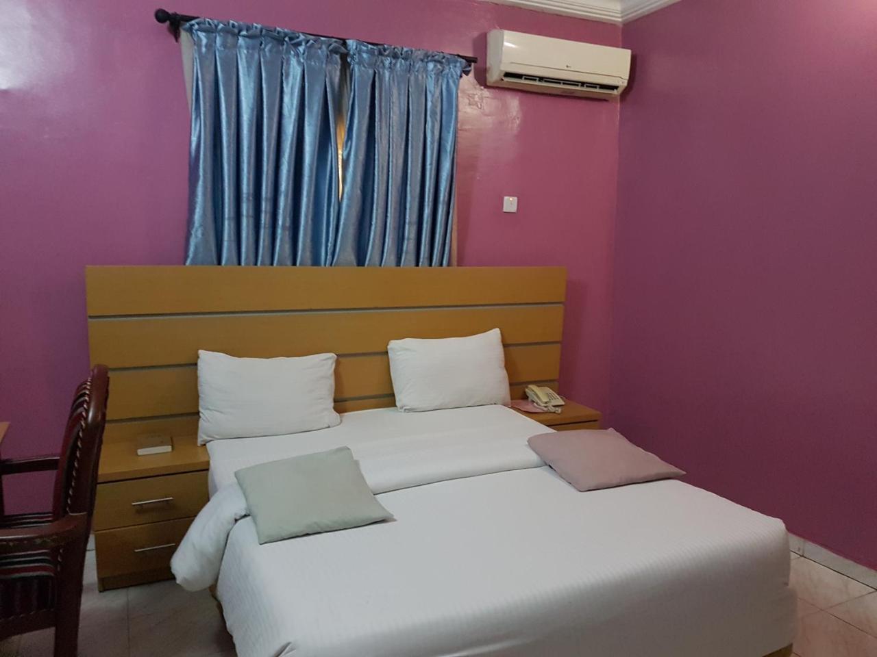 Chamcce Hotel Ajao Lagos Exterior foto