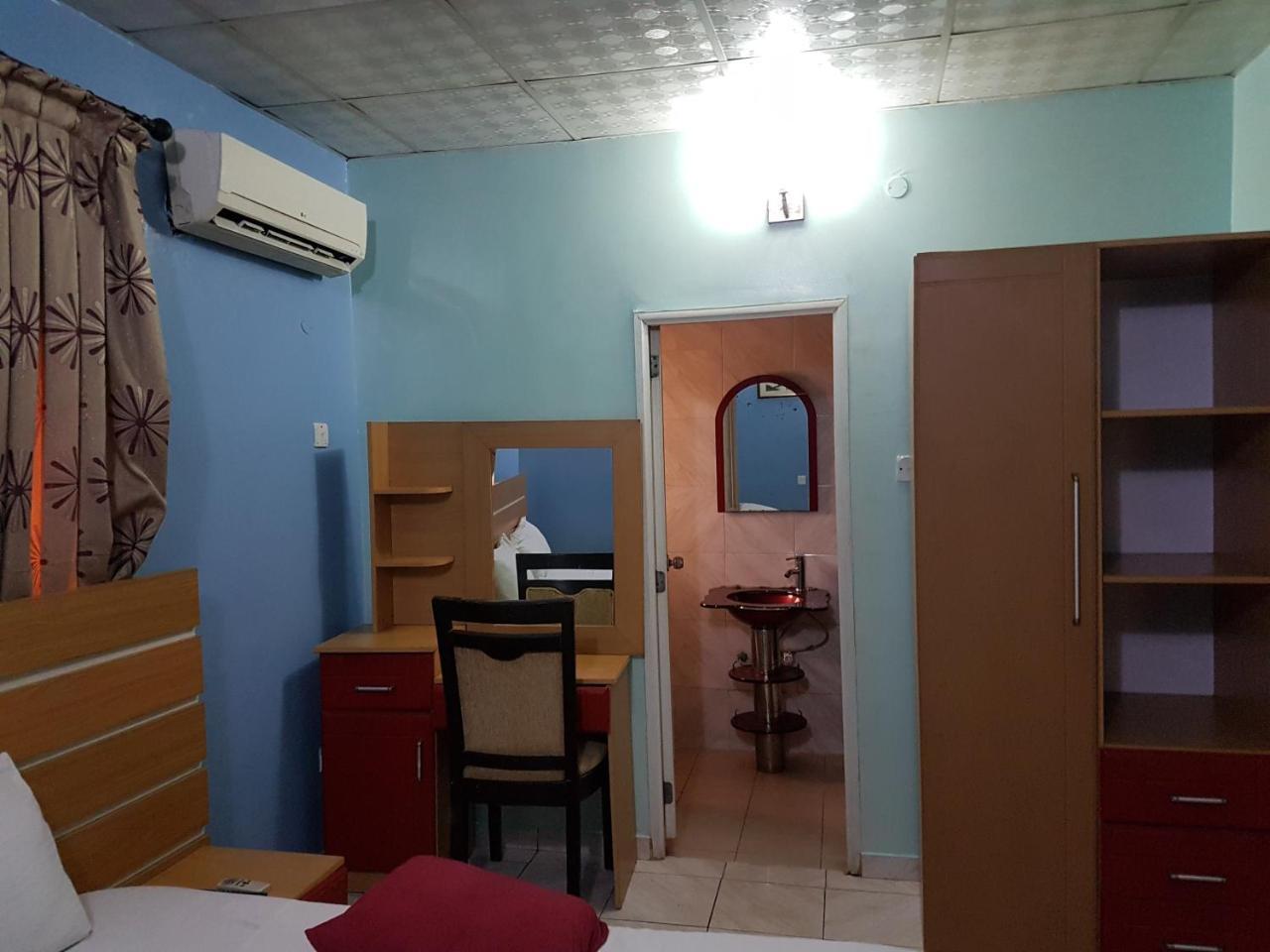 Chamcce Hotel Ajao Lagos Exterior foto