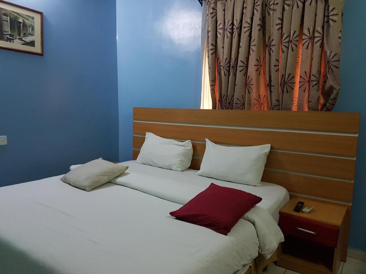 Chamcce Hotel Ajao Lagos Exterior foto