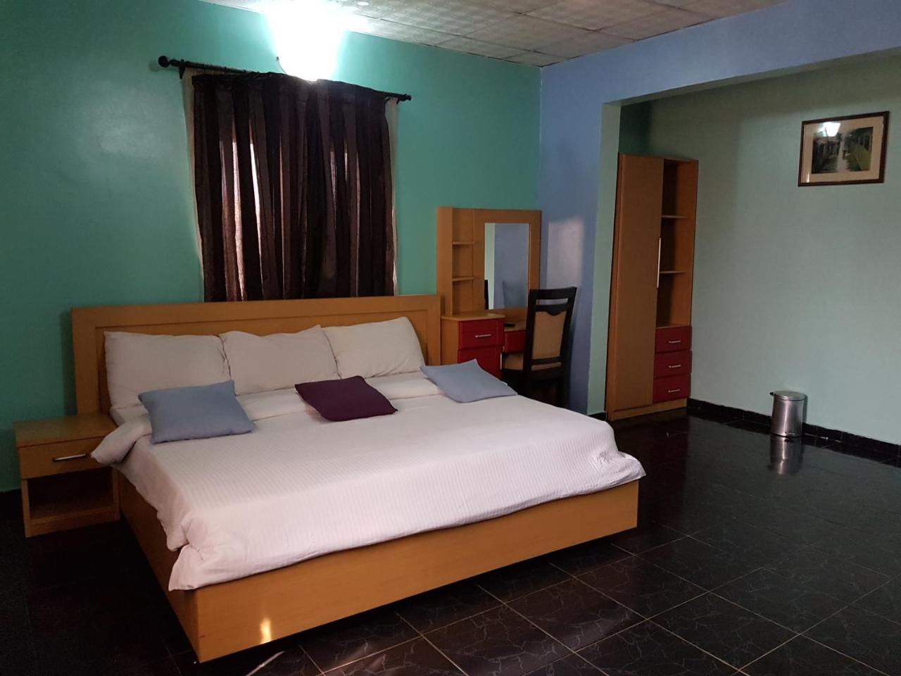 Chamcce Hotel Ajao Lagos Exterior foto